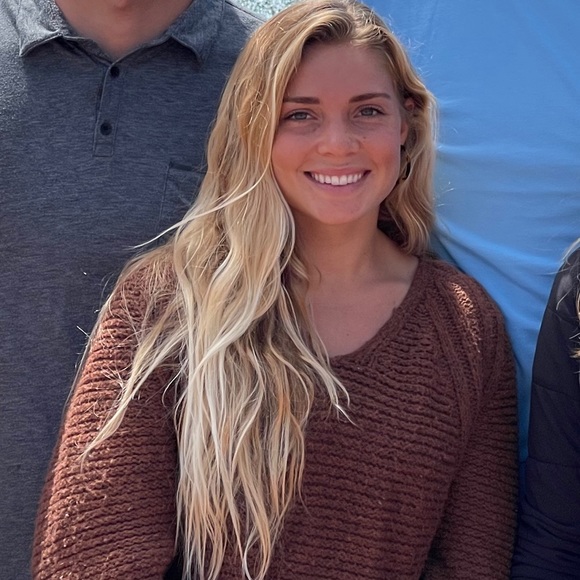 Meet your Posher, Gabrielle - Picture 1 of 1